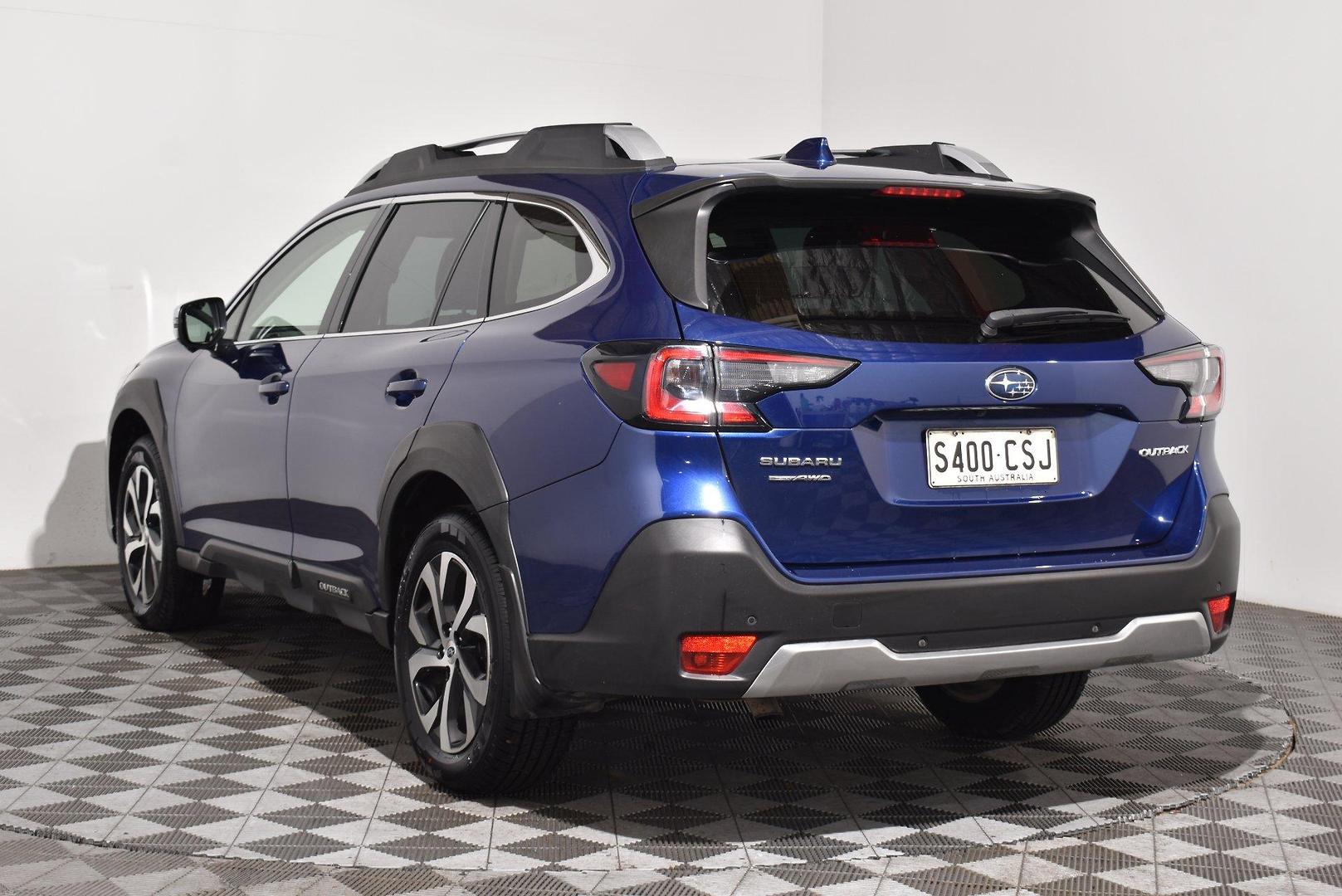 2022 Subaru Outback AWD Touring — photo 2