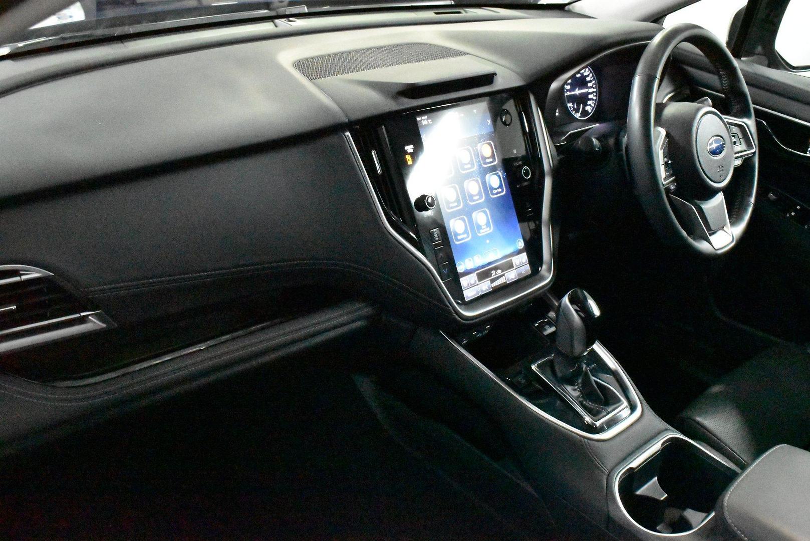 2022 Subaru Outback AWD Touring — photo 6