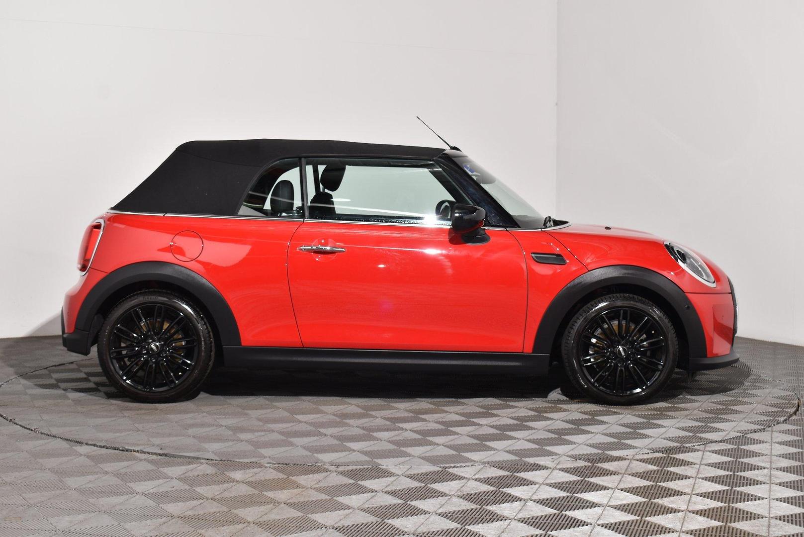 2023 MINI Convertible Cooper Classic — photo 10