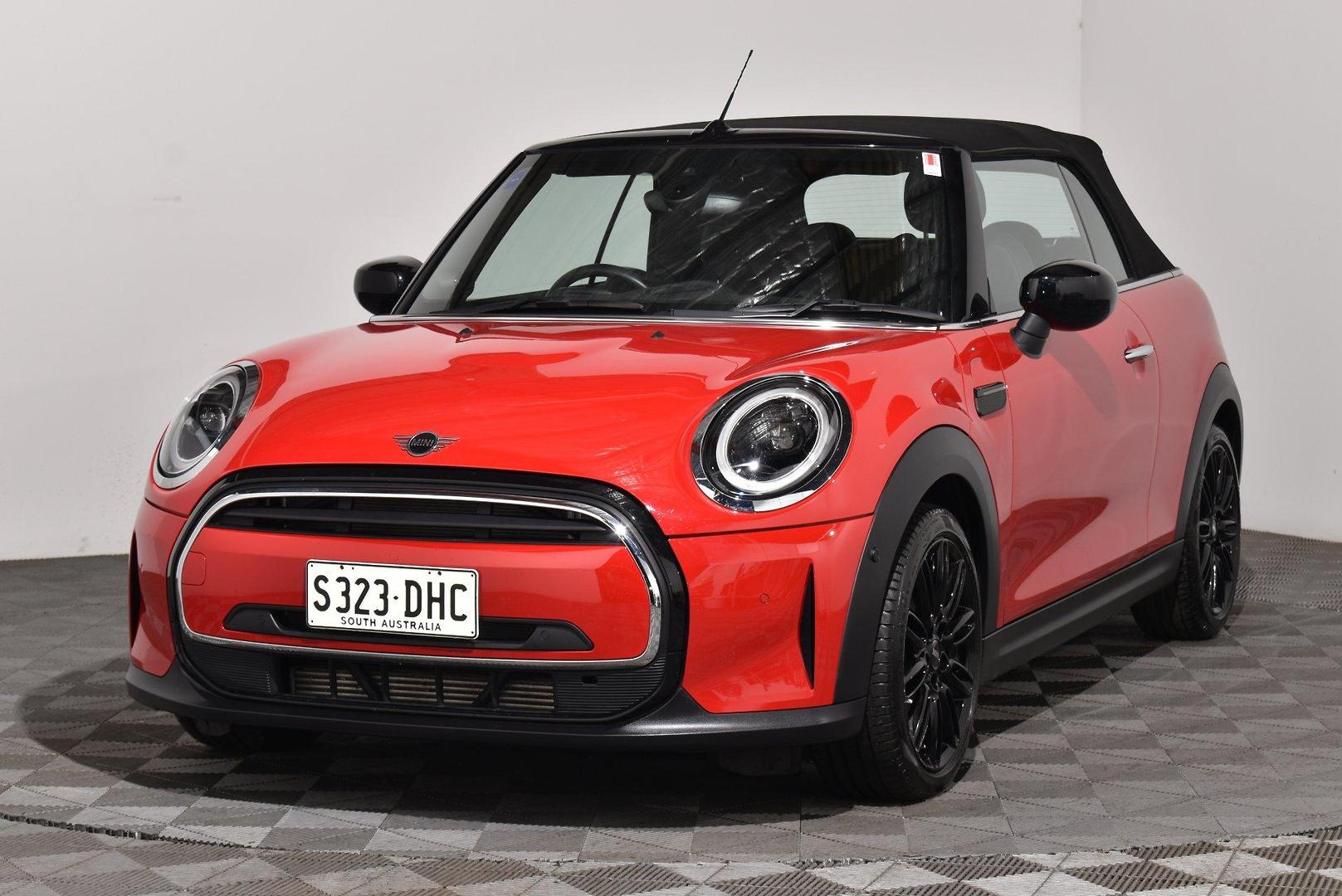 2023 MINI Convertible Cooper Classic — photo 13