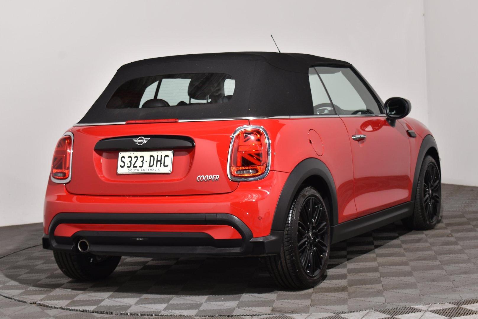 2023 MINI Convertible Cooper Classic — photo 14