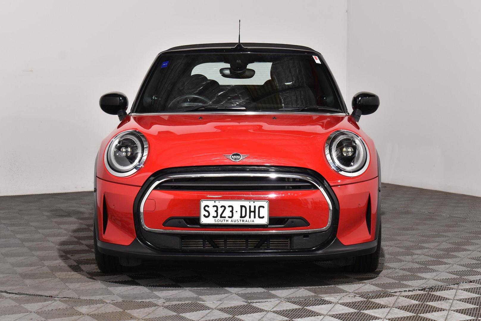 2023 MINI Convertible Cooper Classic — photo 3
