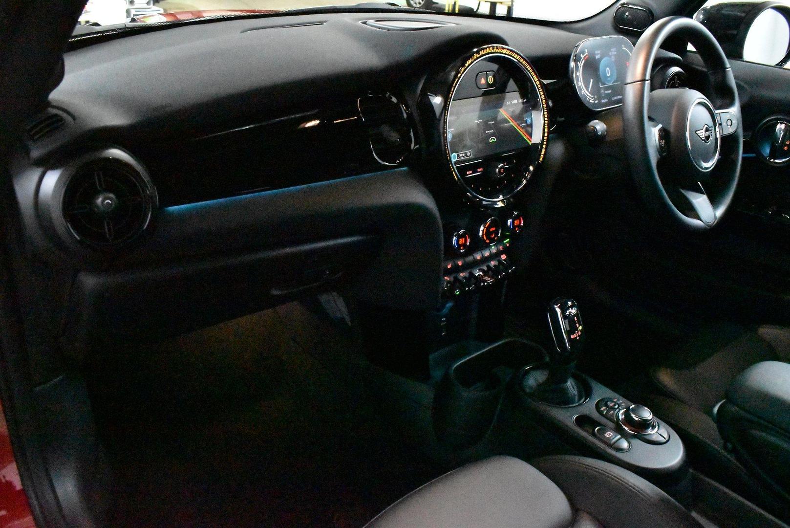 2023 MINI Convertible Cooper Classic — photo 6