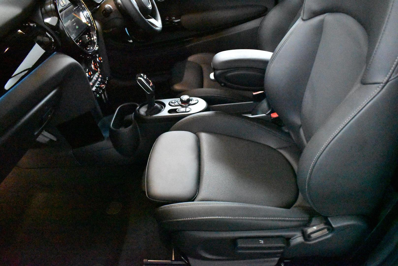 2023 MINI Convertible Cooper Classic — photo 7