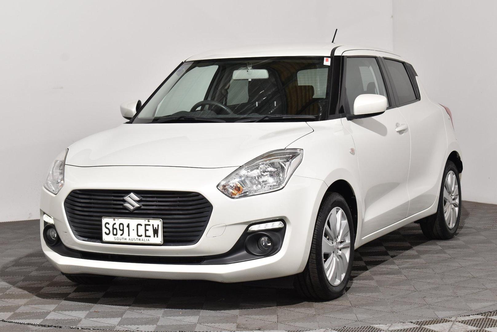 2018 Suzuki Swift GL Navigator — photo 12
