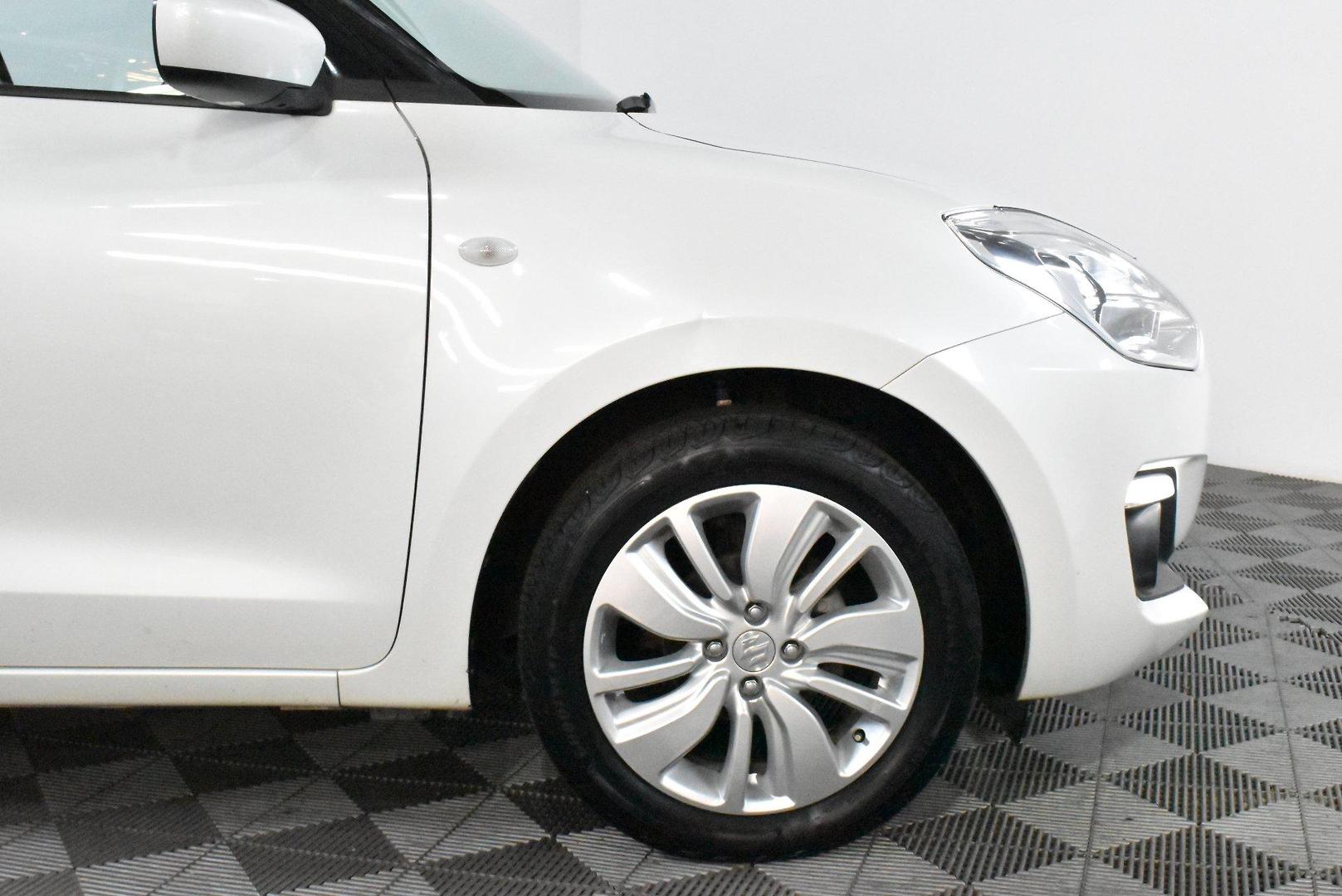 2018 Suzuki Swift GL Navigator — photo 17