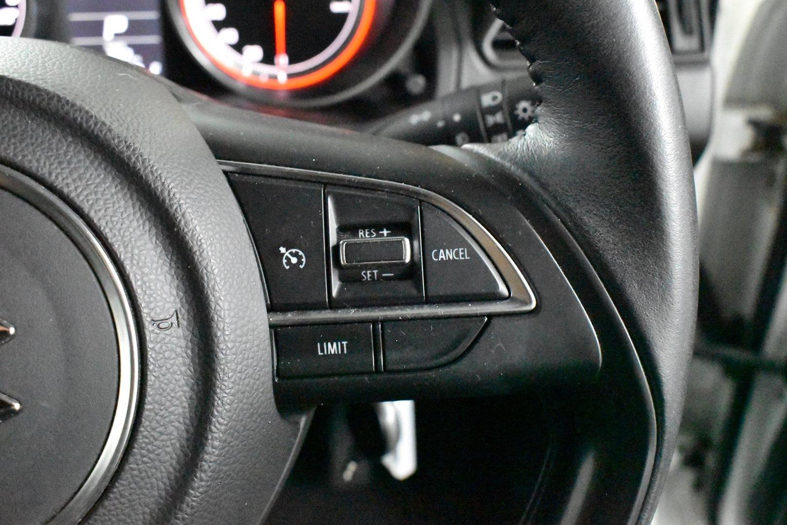 2018 Suzuki Swift GL Navigator — photo 21