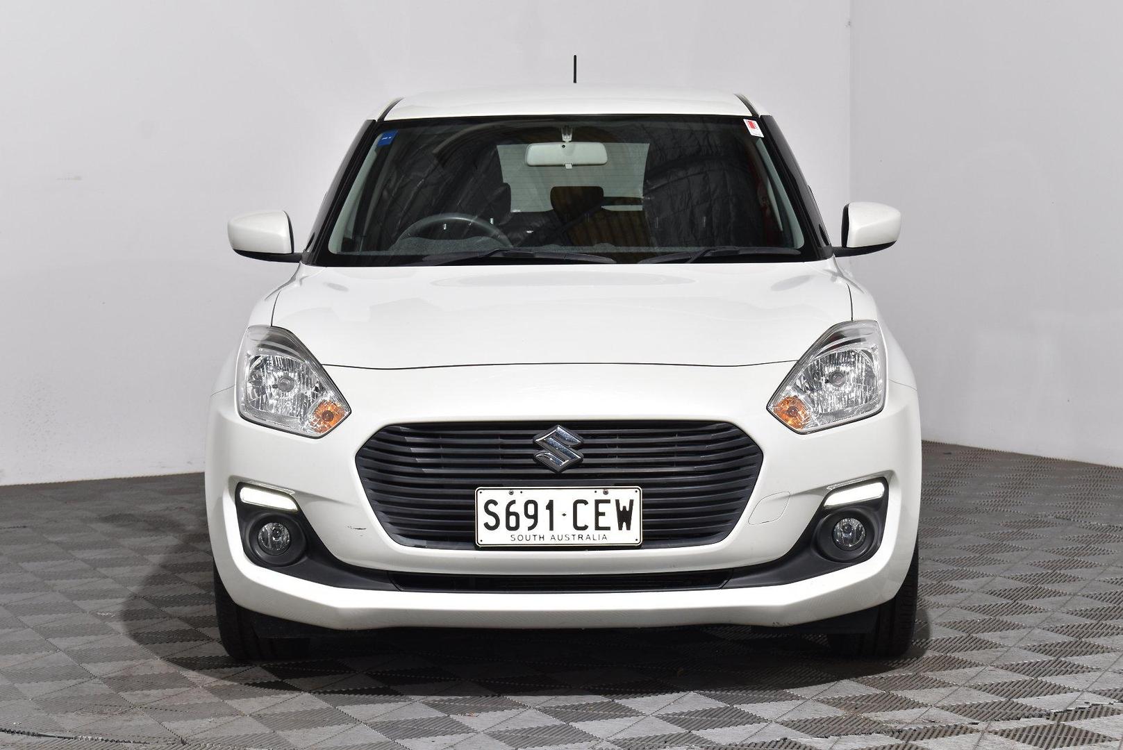 2018 Suzuki Swift GL Navigator — photo 3