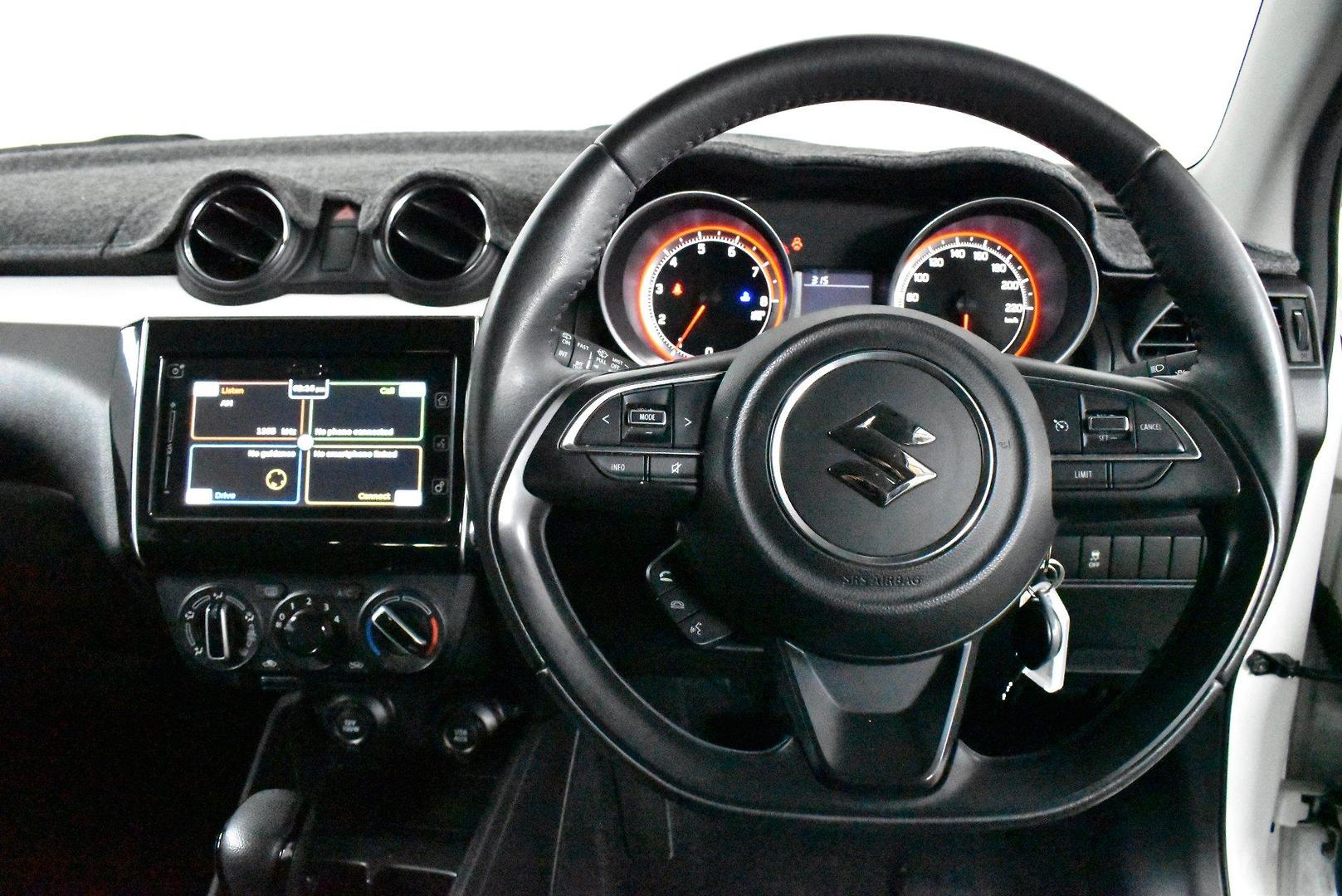 2018 Suzuki Swift GL Navigator — photo 4
