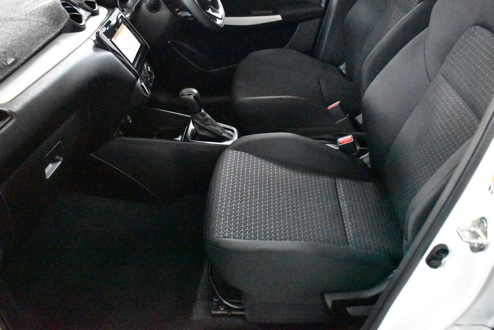 2018 Suzuki Swift GL Navigator — photo 6