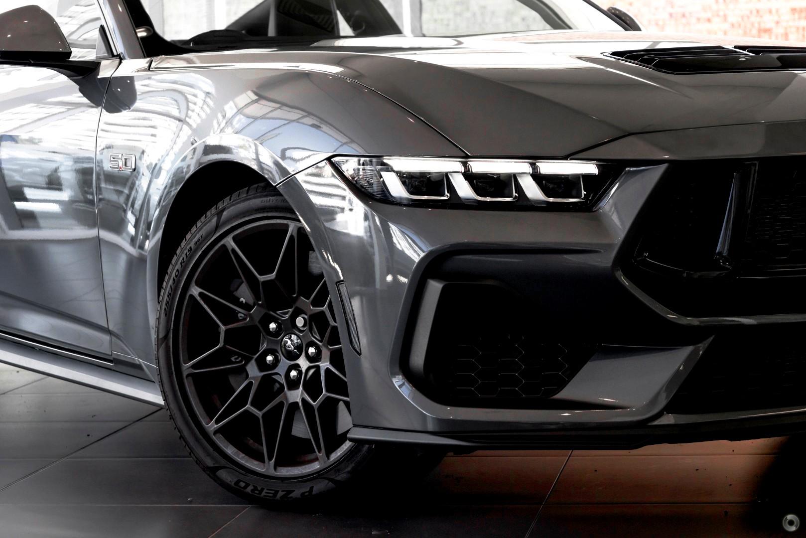 2026 Ford Mustang GT — photo 2