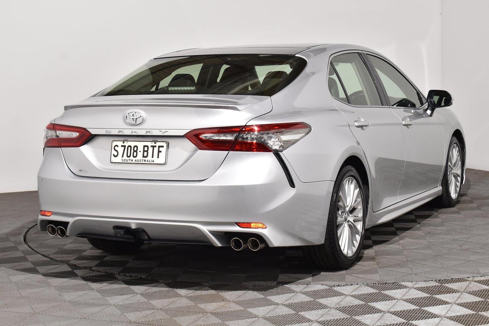 2018 Toyota Camry SL — photo 14
