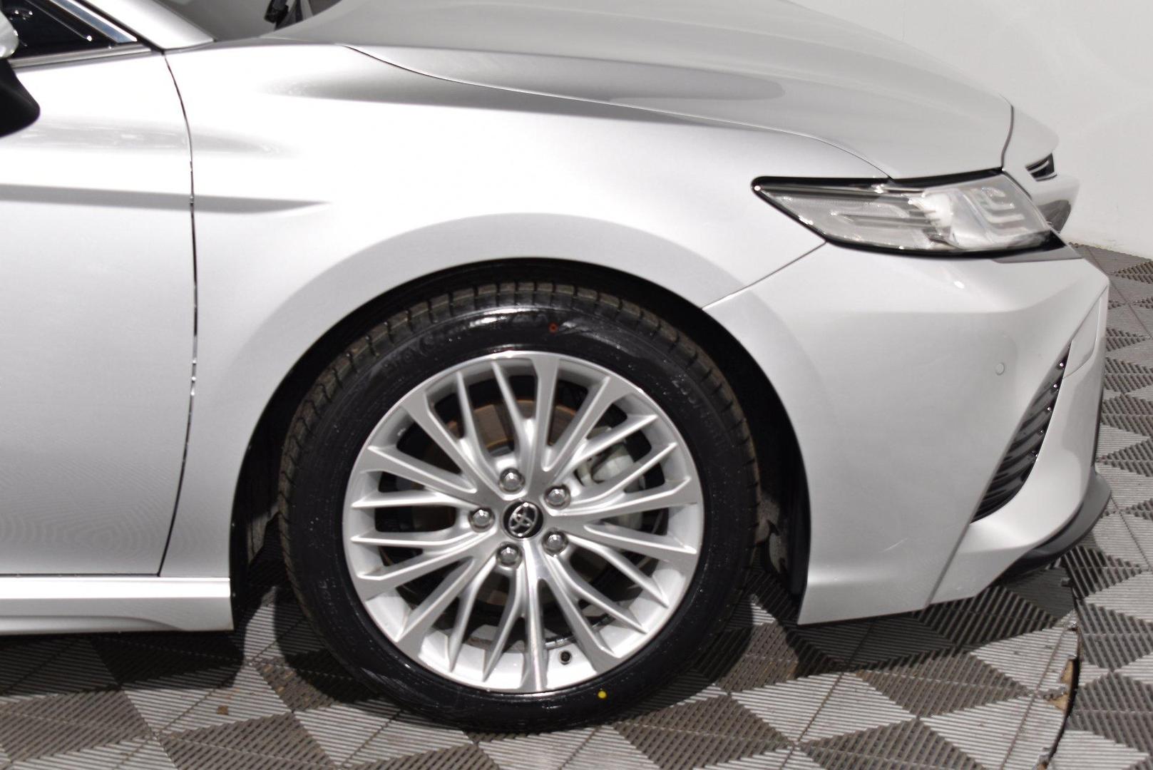 2018 Toyota Camry SL — photo 18