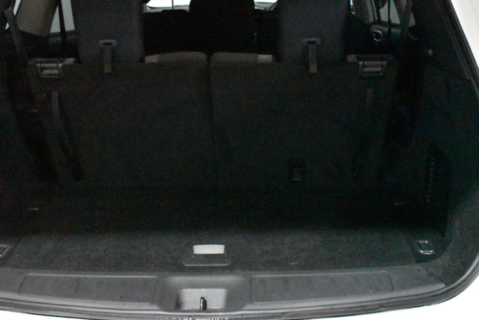 2019 Nissan Pathfinder ST — photo 16