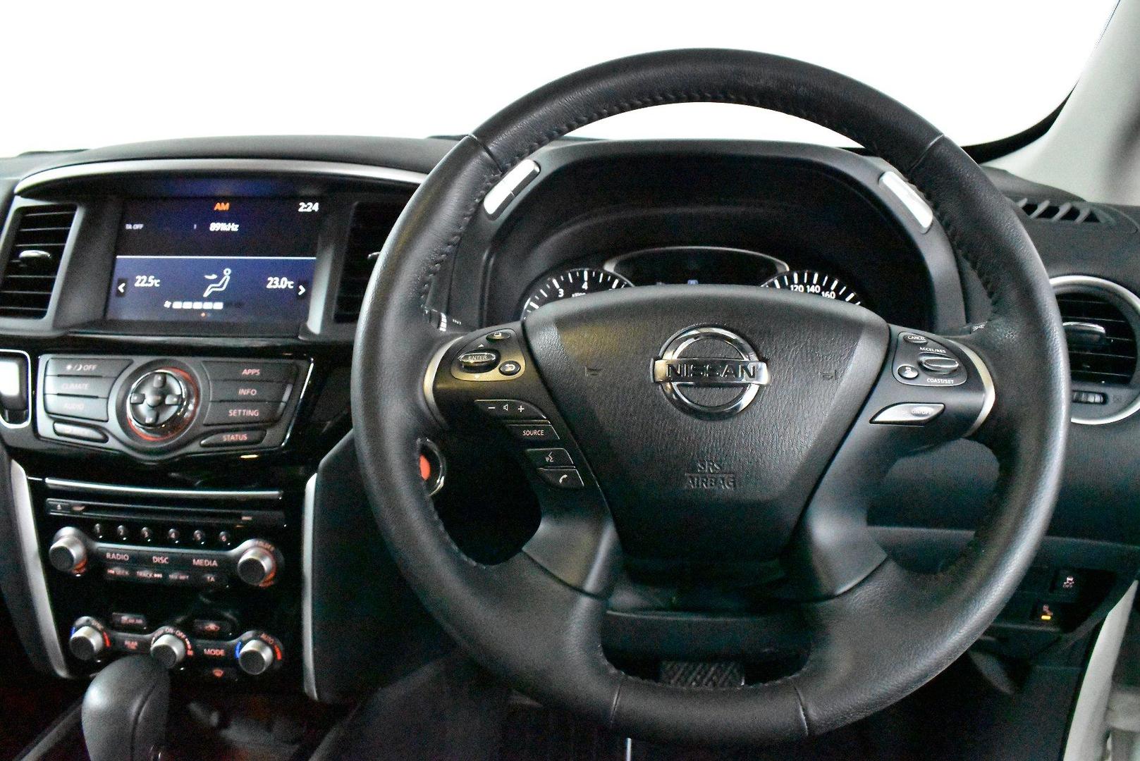 2019 Nissan Pathfinder ST — photo 5
