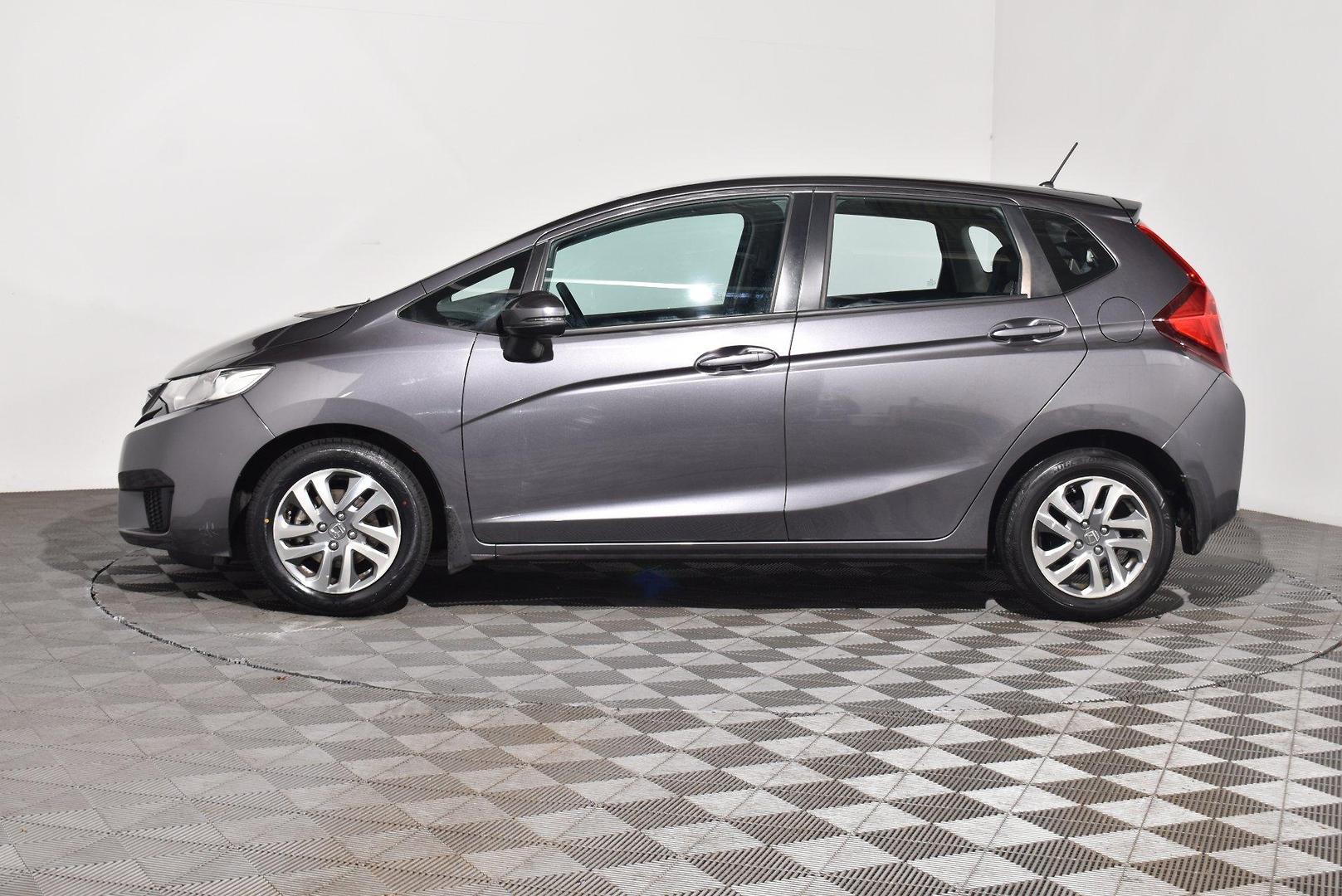 2016 Honda Jazz VTi — photo 10