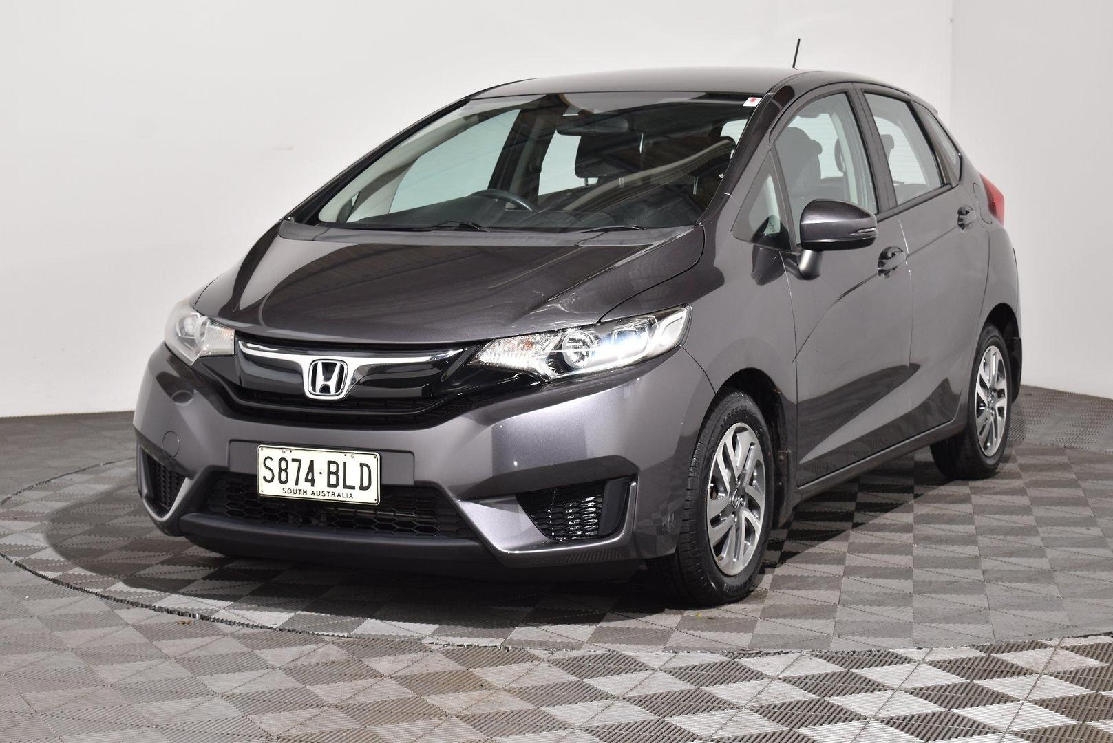 2016 Honda Jazz VTi — photo 12