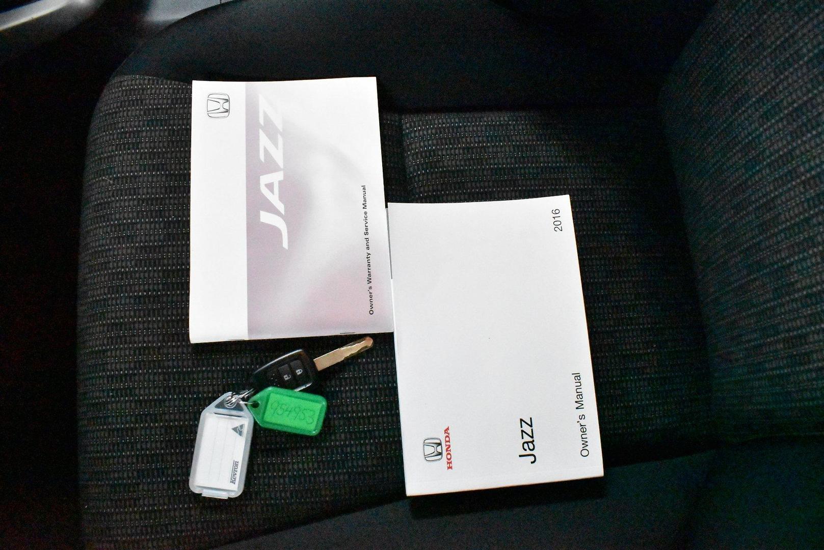 2016 Honda Jazz VTi — photo 24
