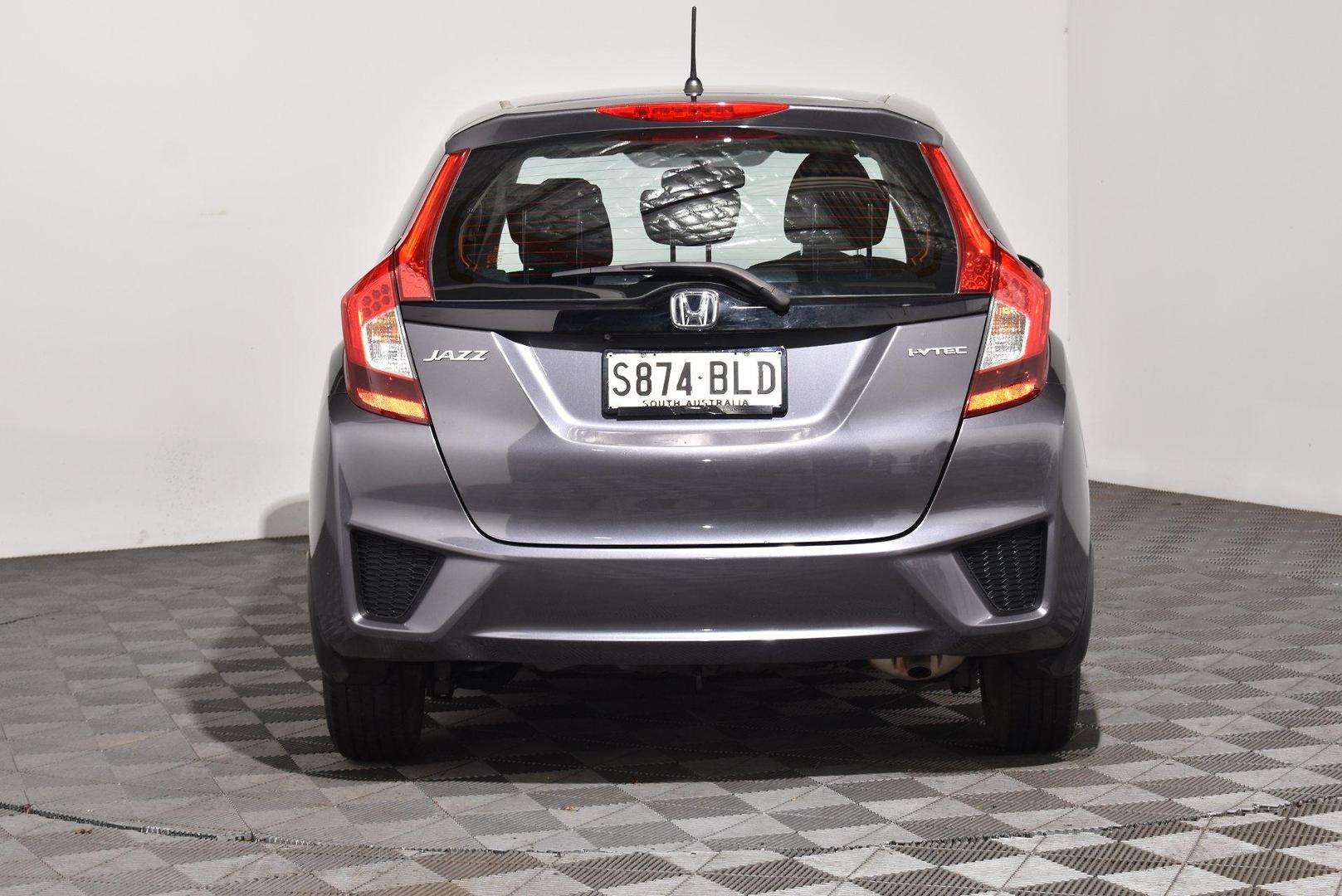 2016 Honda Jazz VTi — photo 4