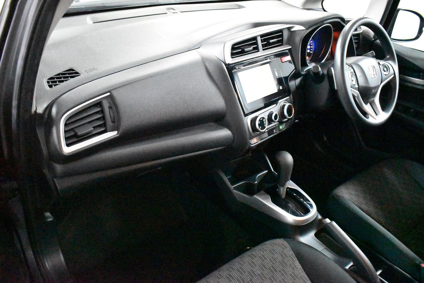 2016 Honda Jazz VTi — photo 6