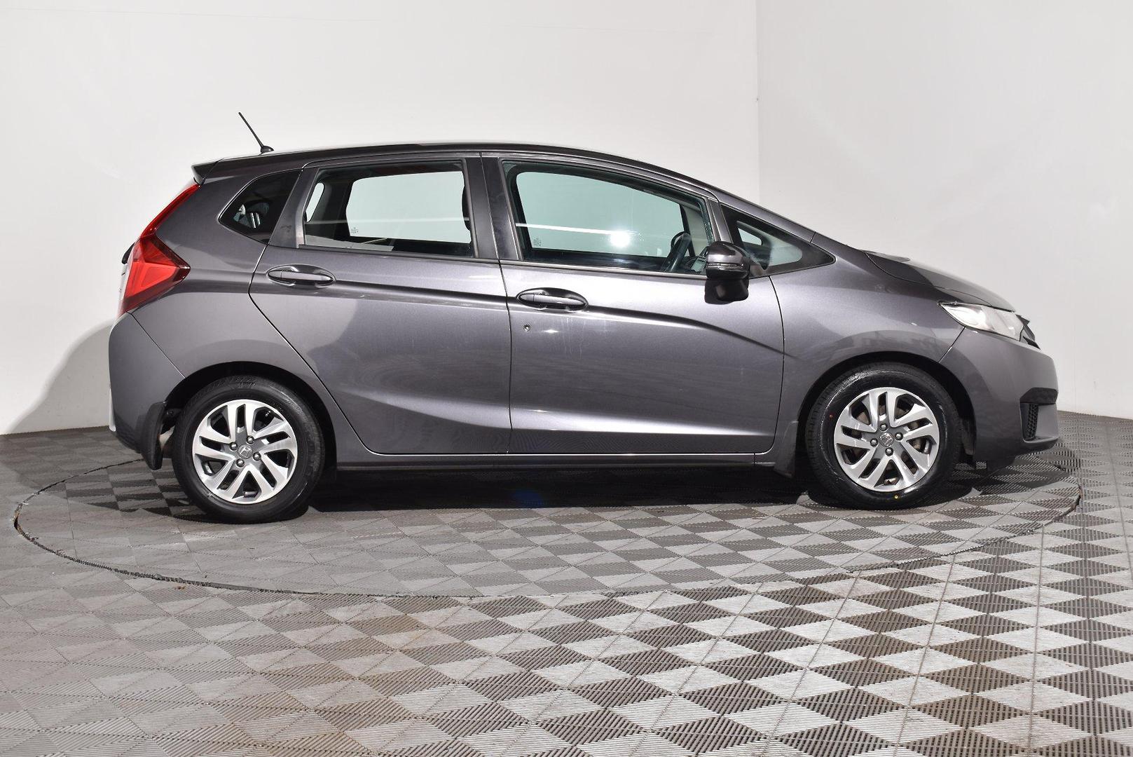 2016 Honda Jazz VTi — photo 9