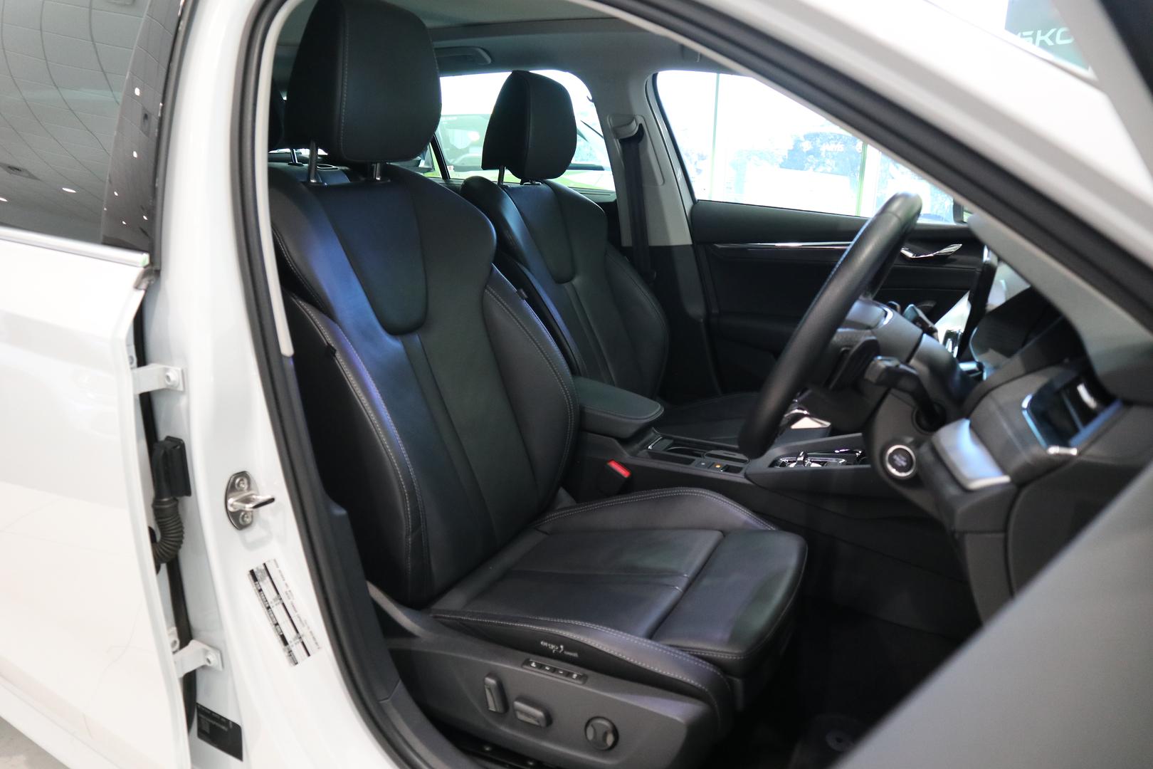 2022 SKODA Octavia 140TSI Limited Edition — photo 12