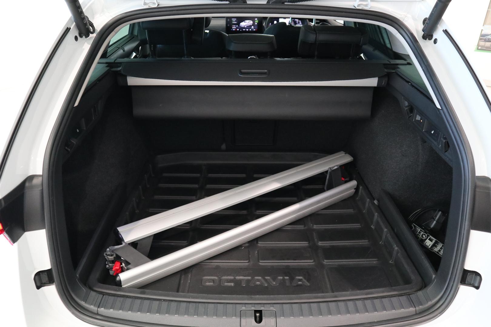 2022 SKODA Octavia 140TSI Limited Edition — photo 23