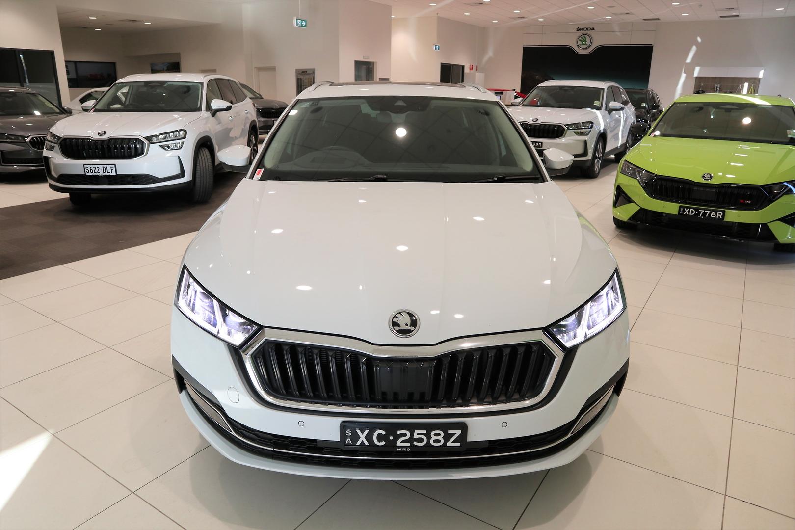 2022 SKODA Octavia 140TSI Limited Edition — photo 3