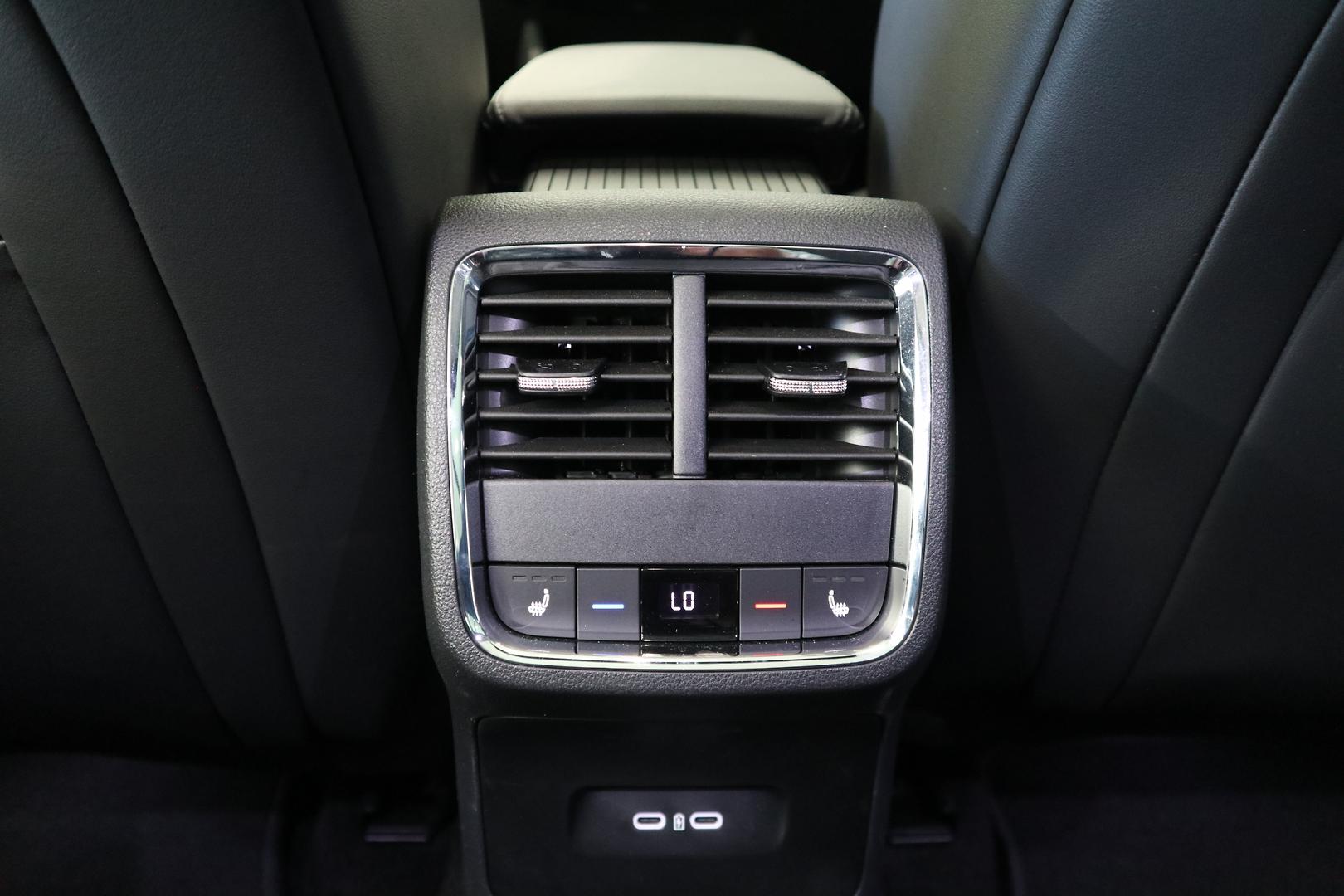 2022 SKODA Octavia 140TSI Limited Edition — photo 32