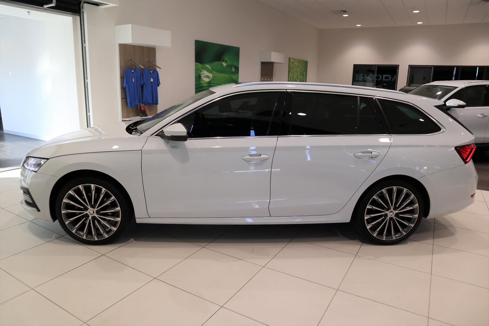 2022 SKODA Octavia 140TSI Limited Edition — photo 5