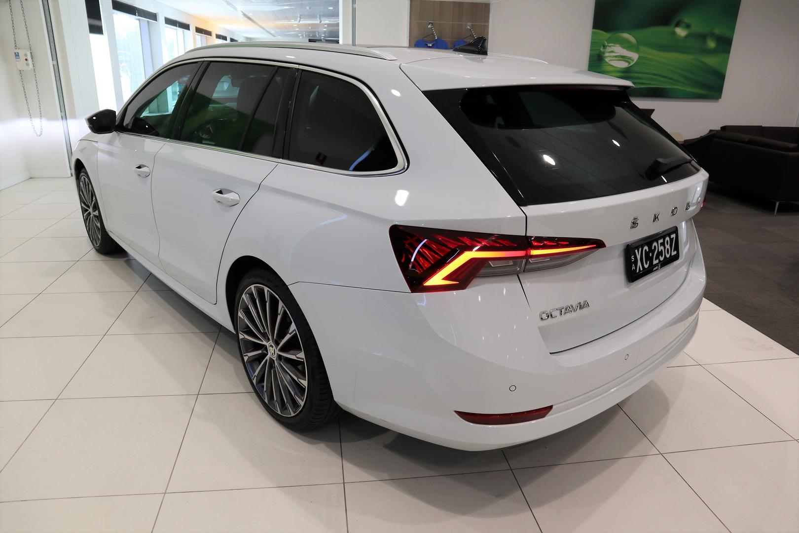 2022 SKODA Octavia 140TSI Limited Edition — photo 6