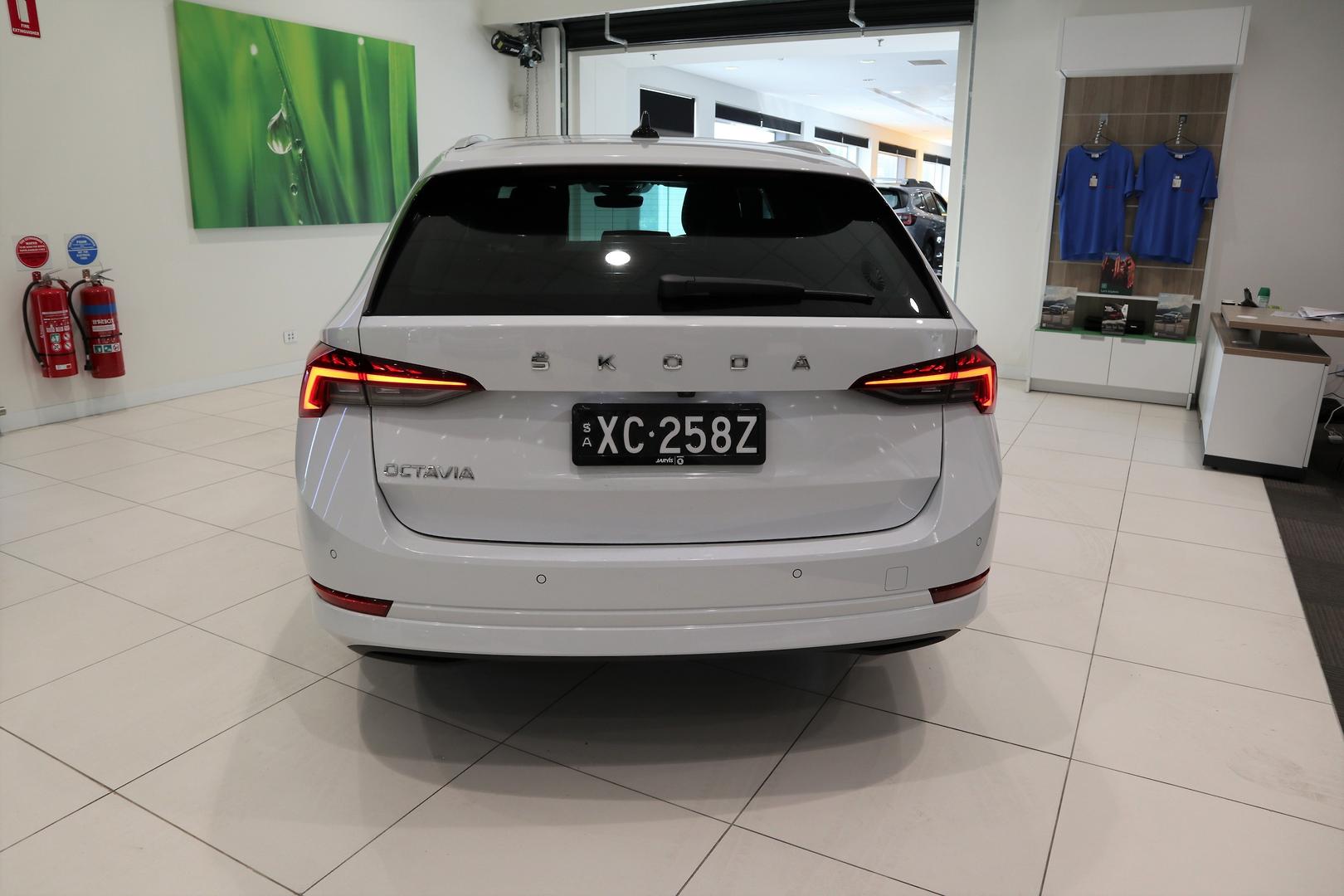 2022 SKODA Octavia 140TSI Limited Edition — photo 7
