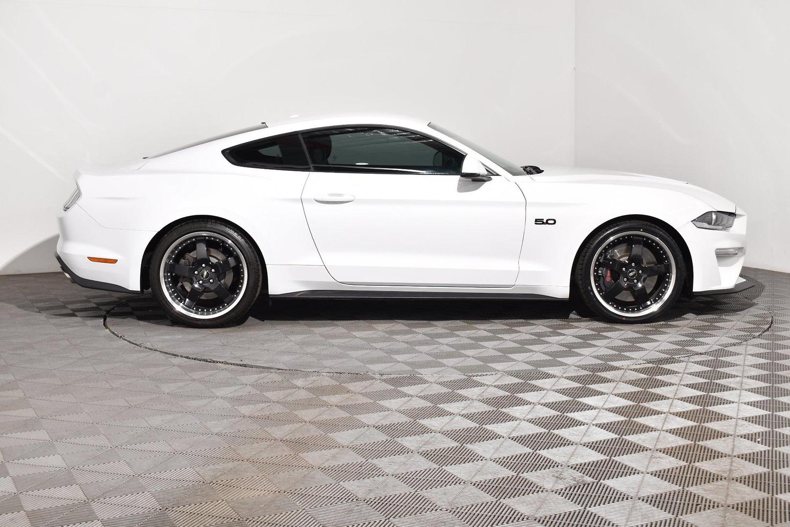 2018 Ford Mustang GT — photo 10