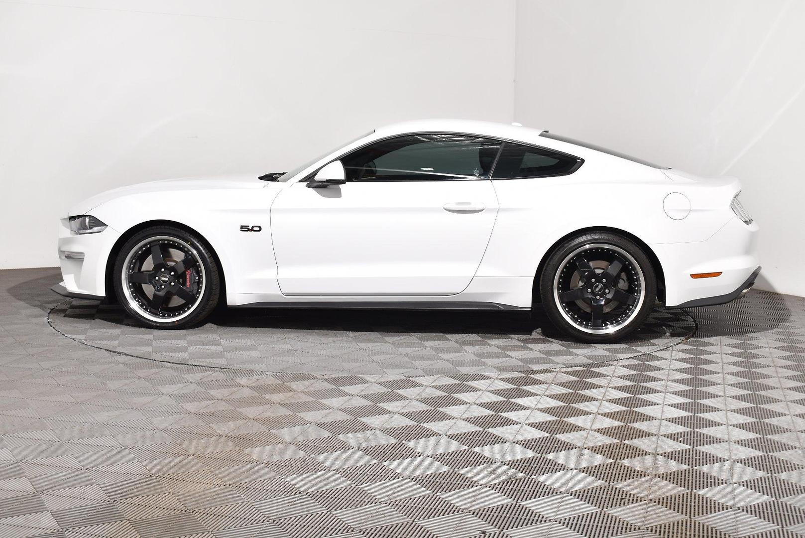 2018 Ford Mustang GT — photo 11