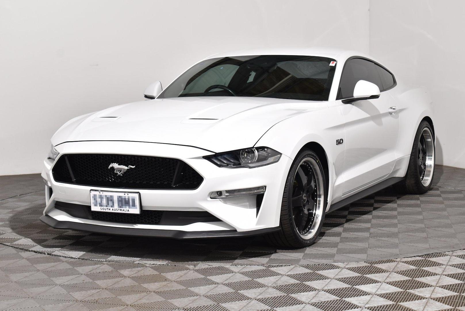 2018 Ford Mustang GT — photo 13