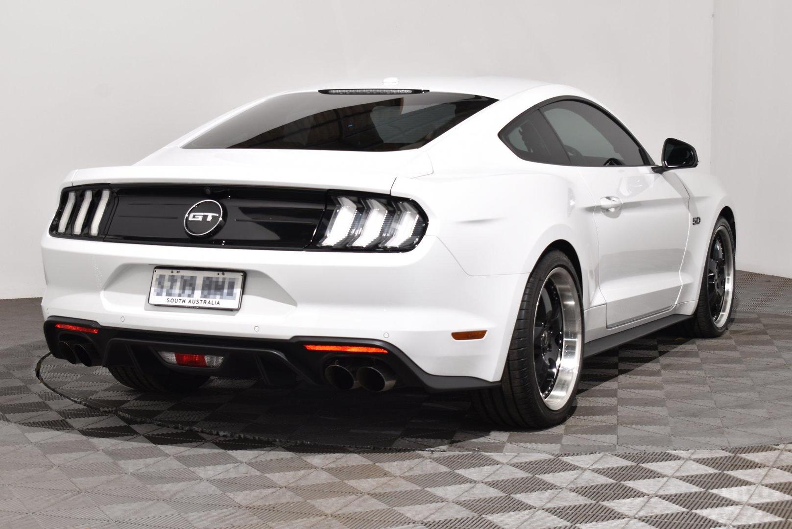 2018 Ford Mustang GT — photo 14