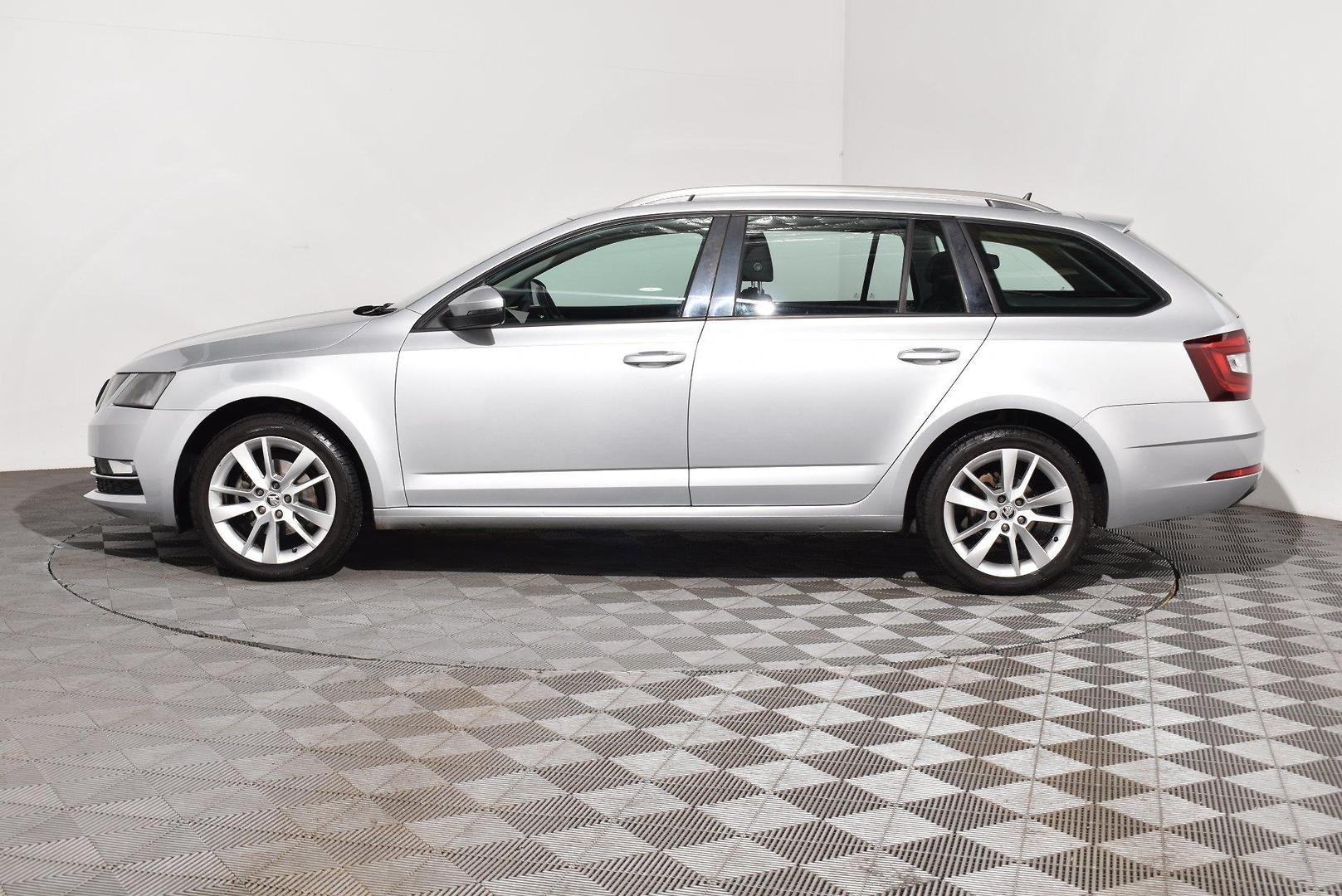 2020 SKODA Octavia 110TSI — photo 11