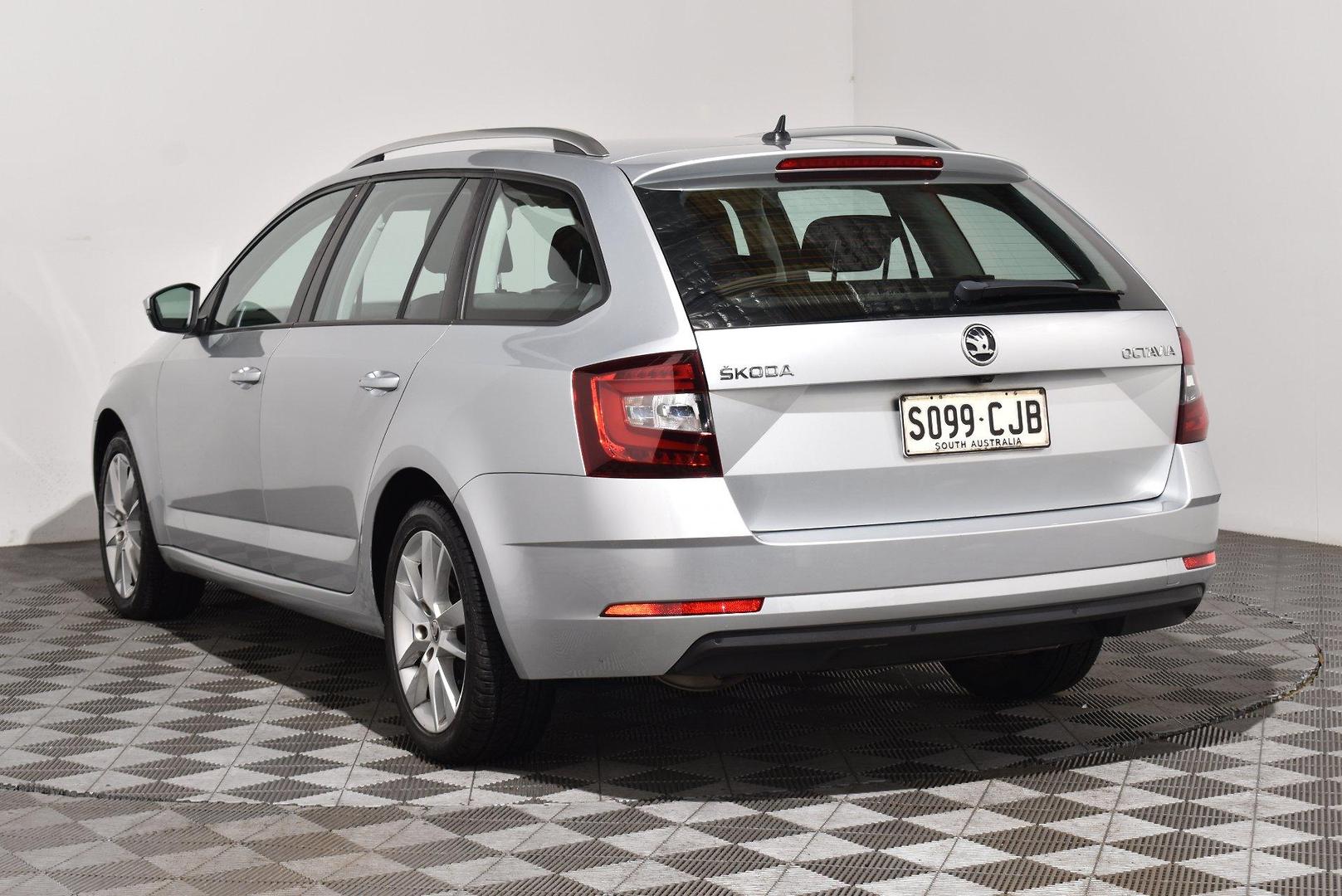 2020 SKODA Octavia 110TSI — photo 2