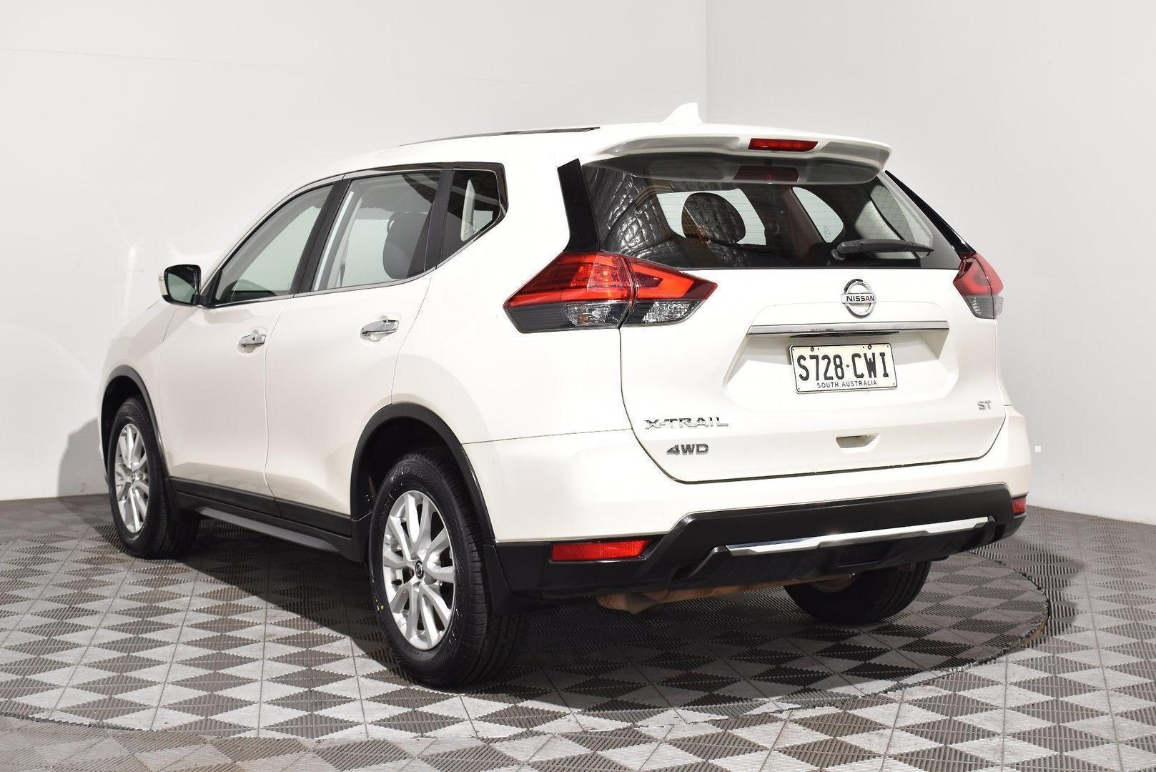 2017 Nissan X-TRAIL ST — photo 2