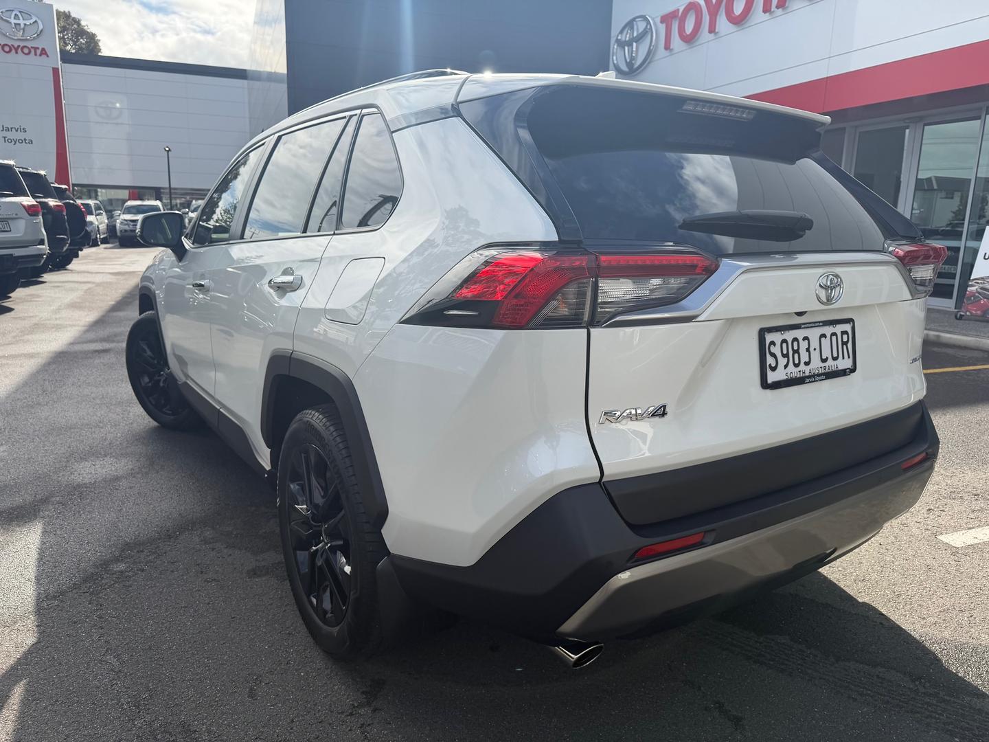 2022 Toyota RAV4 Cruiser — photo 4