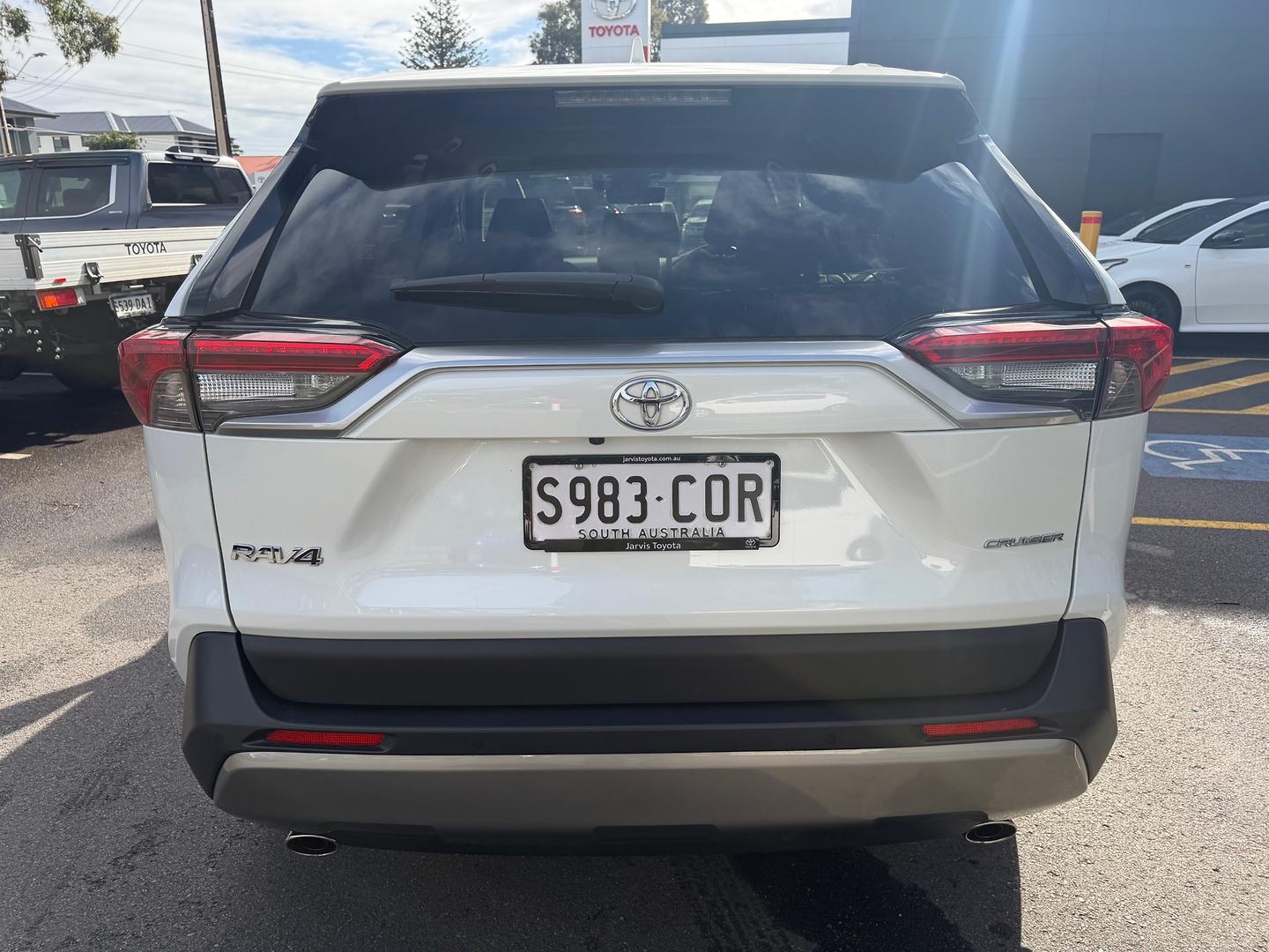 2022 Toyota RAV4 Cruiser — photo 5