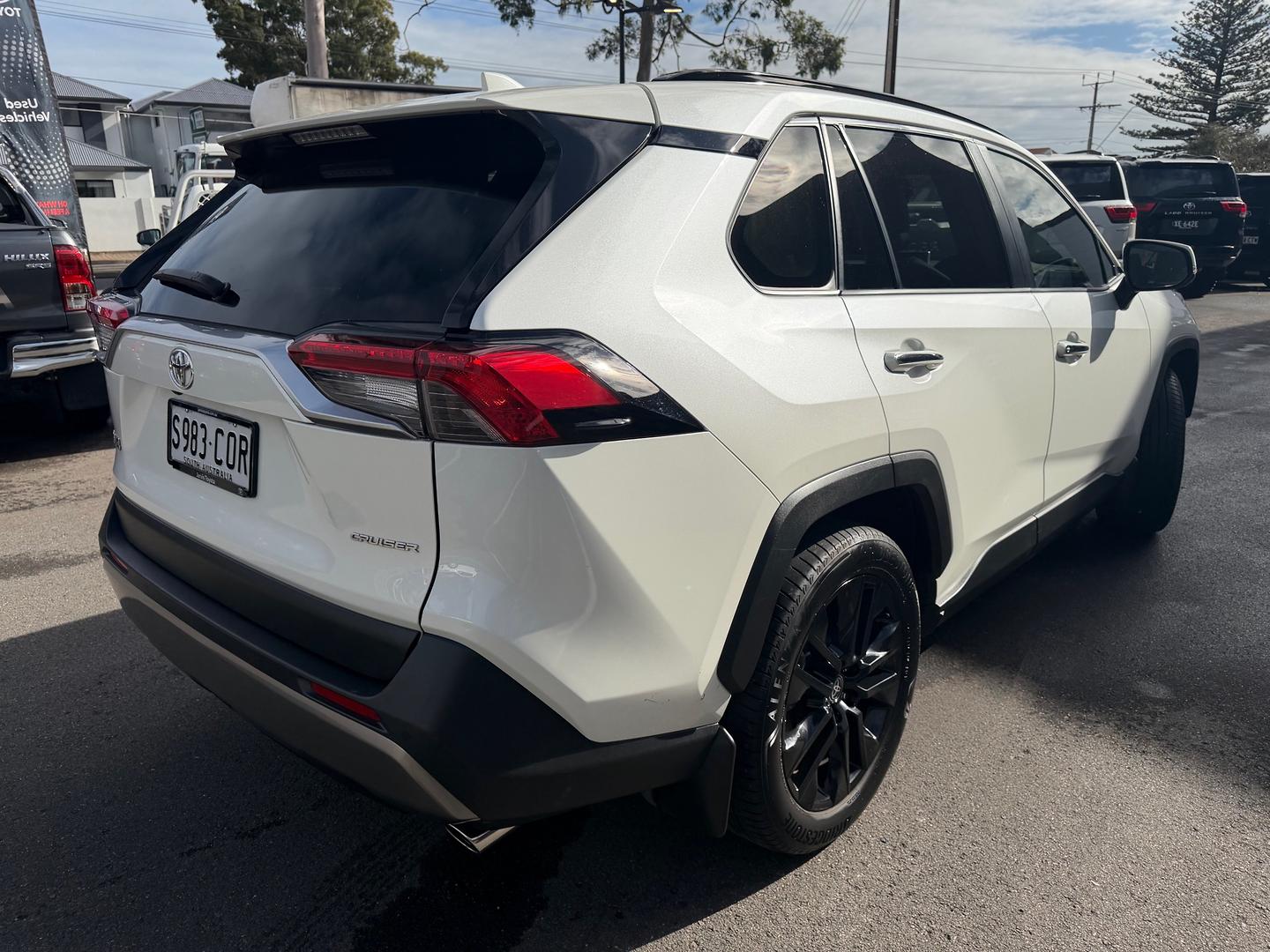 2022 Toyota RAV4 Cruiser — photo 6