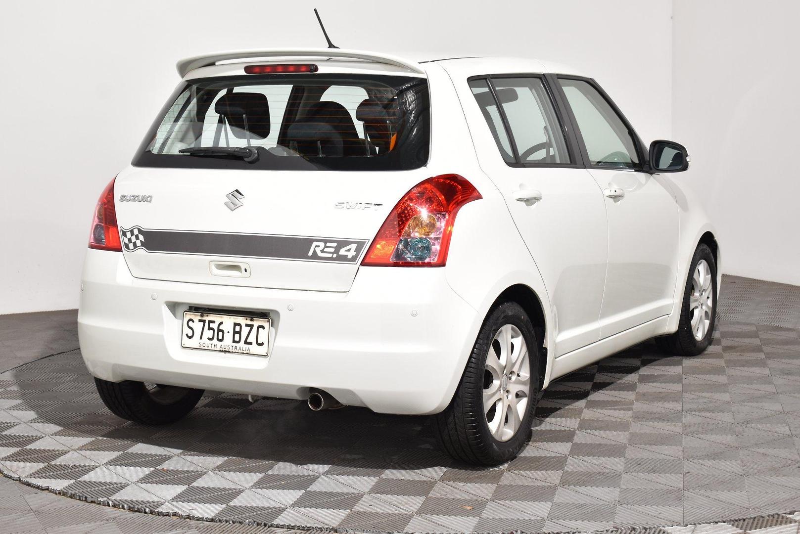2010 Suzuki Swift RE4 — photo 13