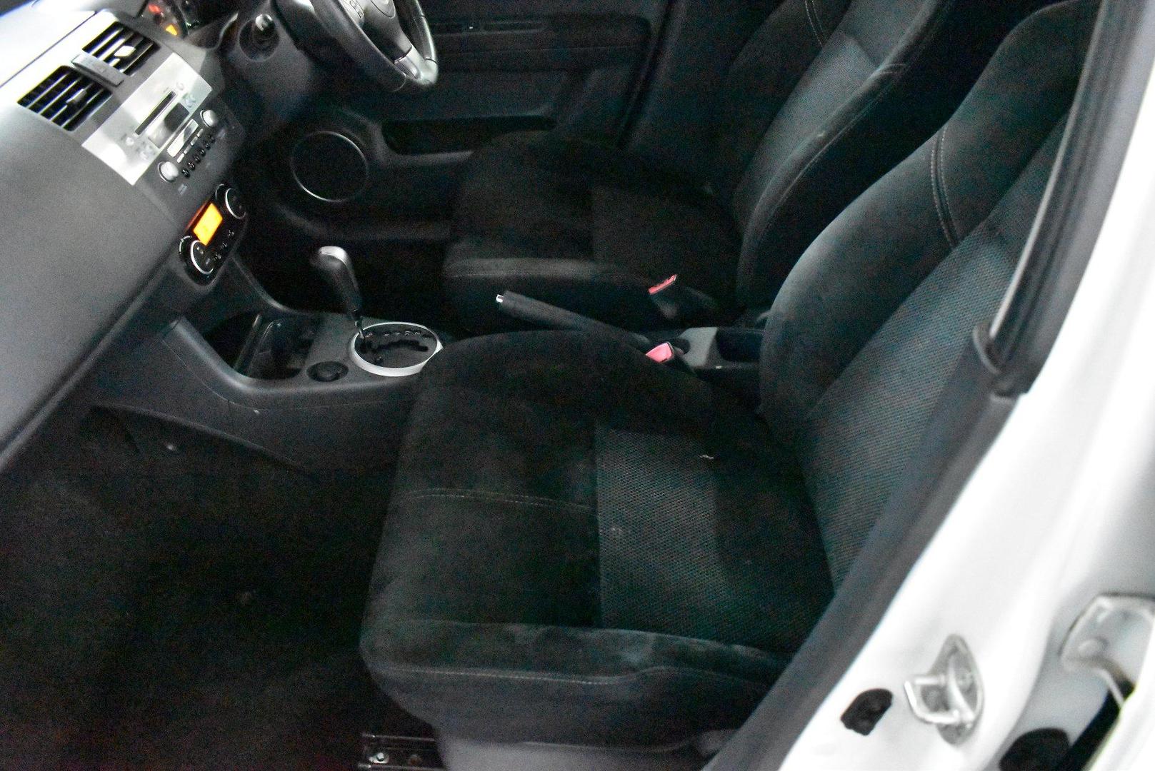 2010 Suzuki Swift RE4 — photo 7