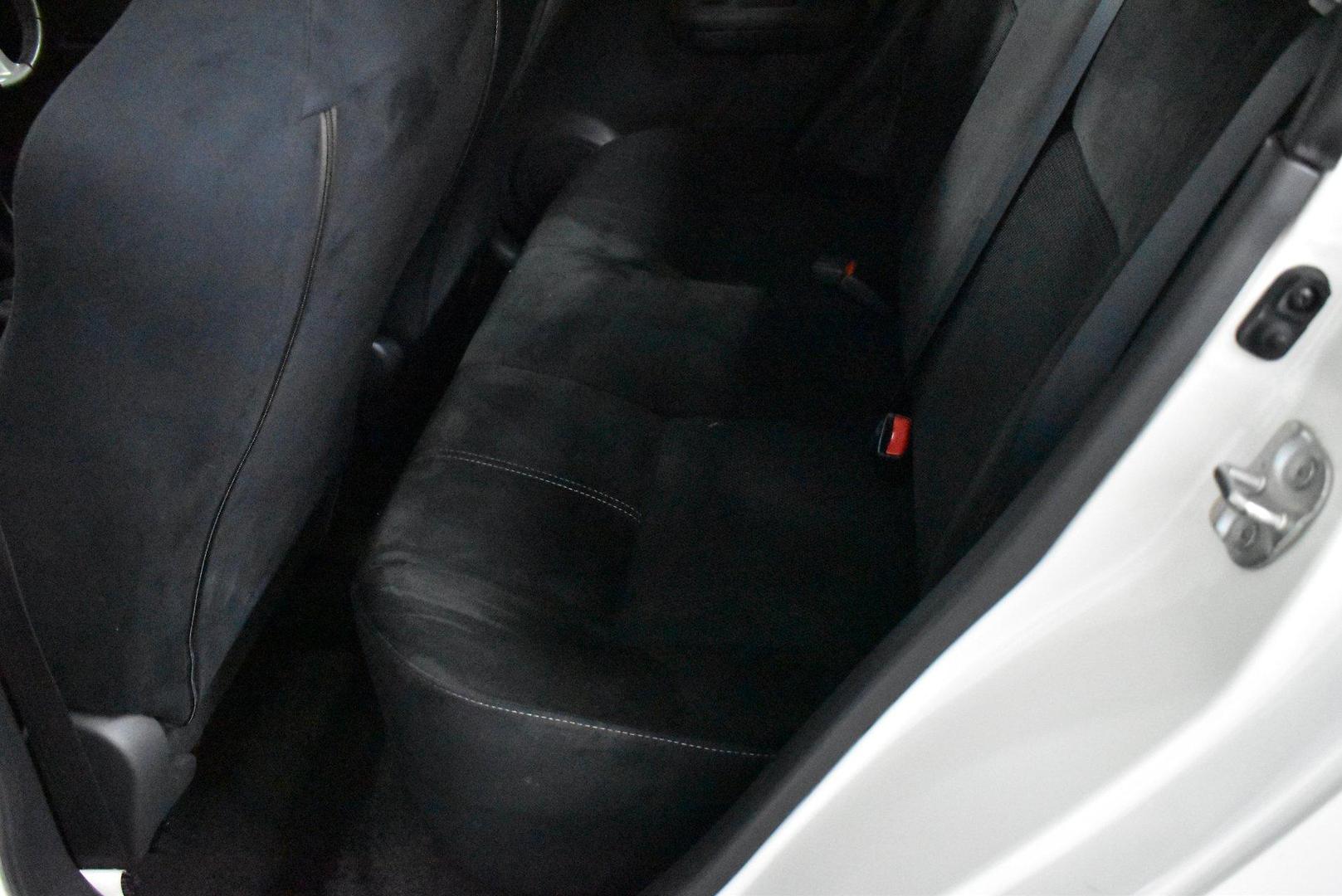 2010 Suzuki Swift RE4 — photo 8
