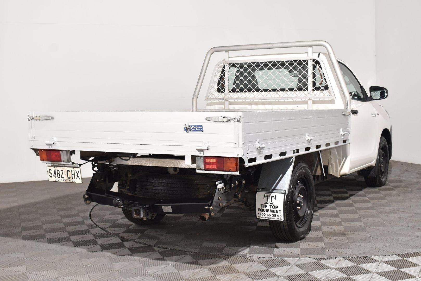 2020 Toyota Hilux Workmate — photo 12