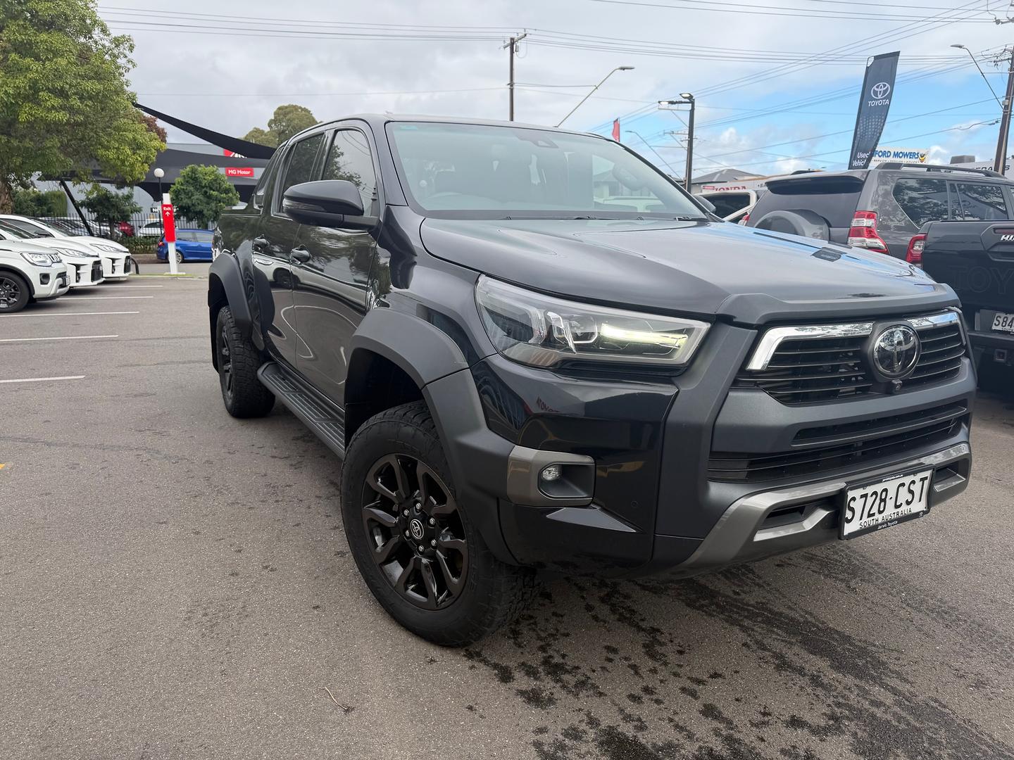 2022 Toyota Hilux Rogue — photo 1