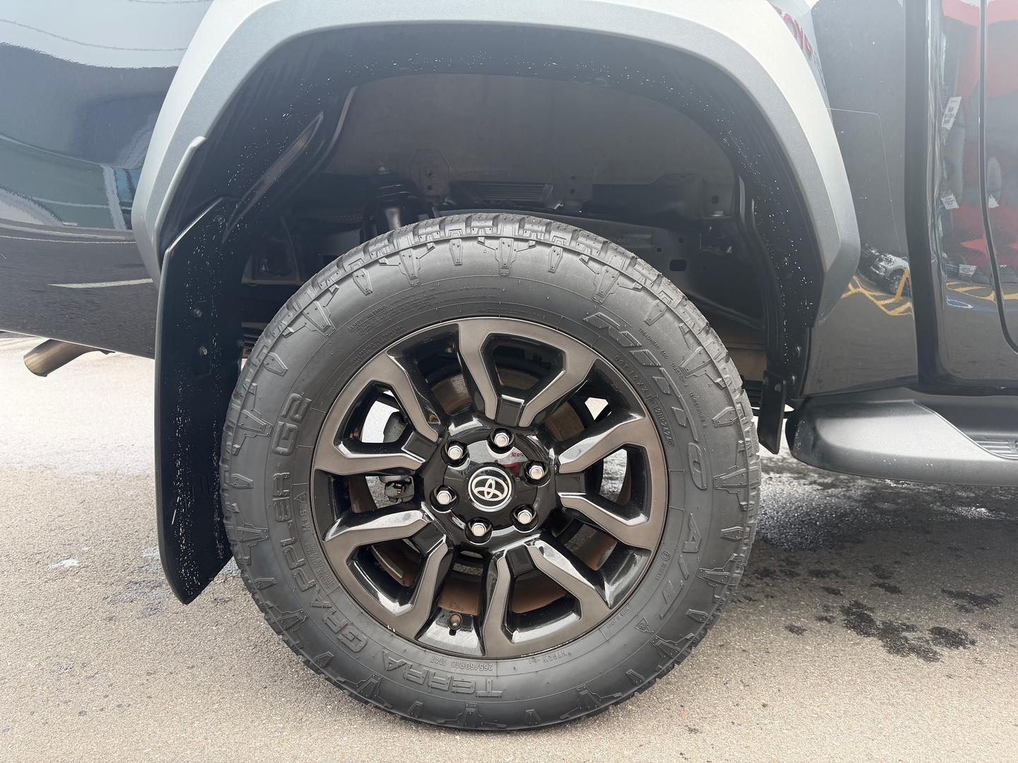 2022 Toyota Hilux Rogue — photo 8