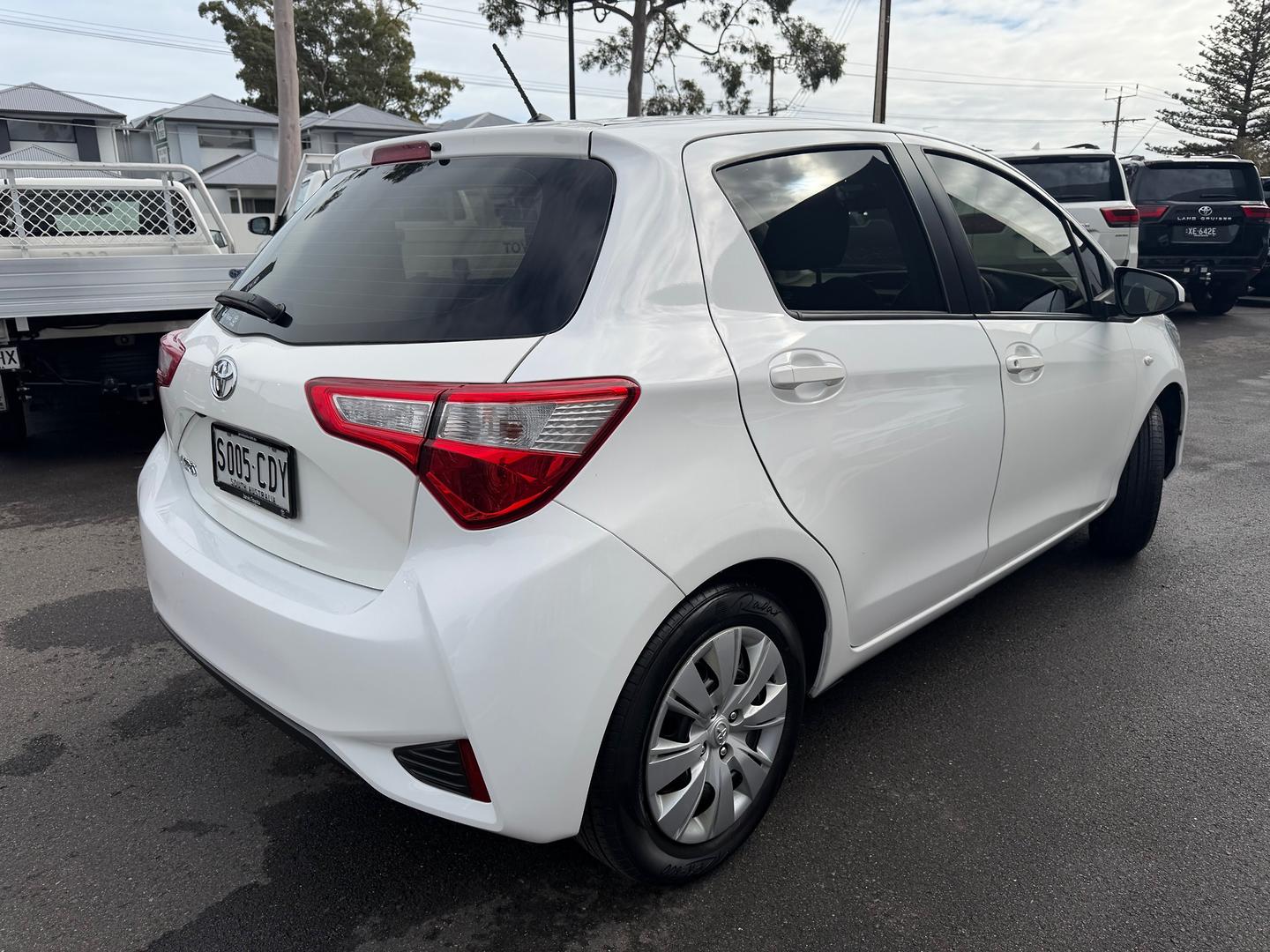 2020 Toyota Yaris Ascent — photo 6
