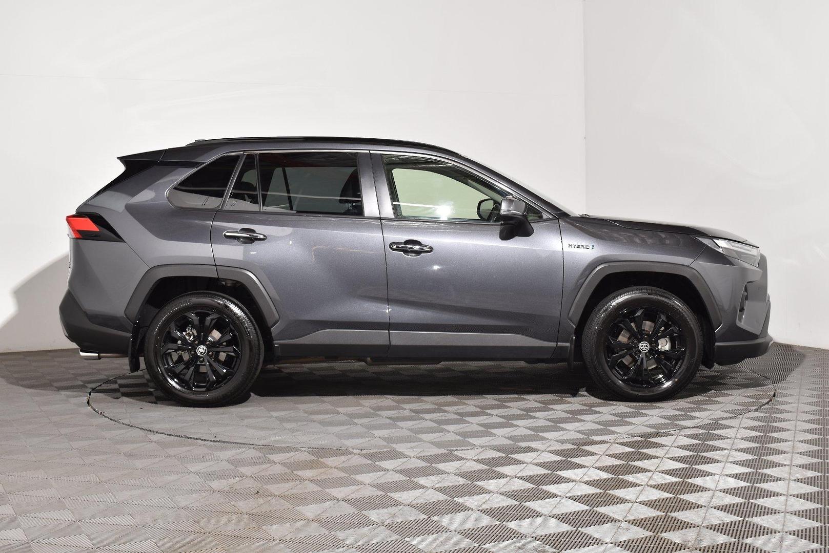 2024 Toyota RAV4 Cruiser — photo 9